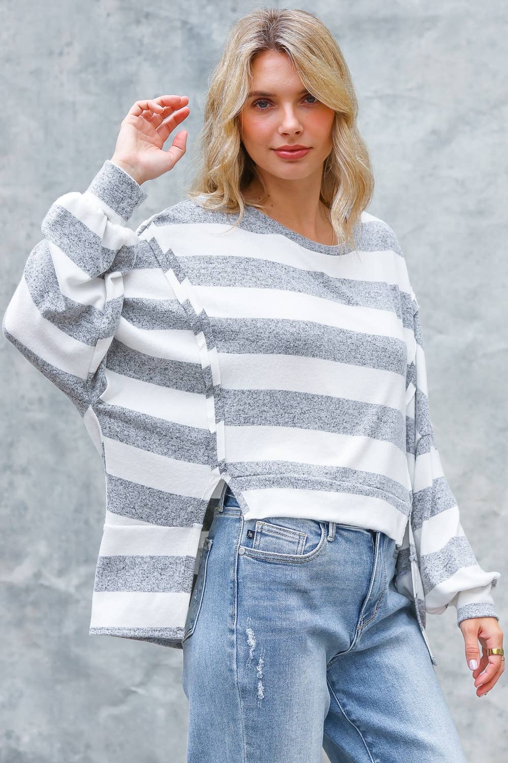 LONG SLEEVE WITH SLITS STRIPE PULLOVER TOP