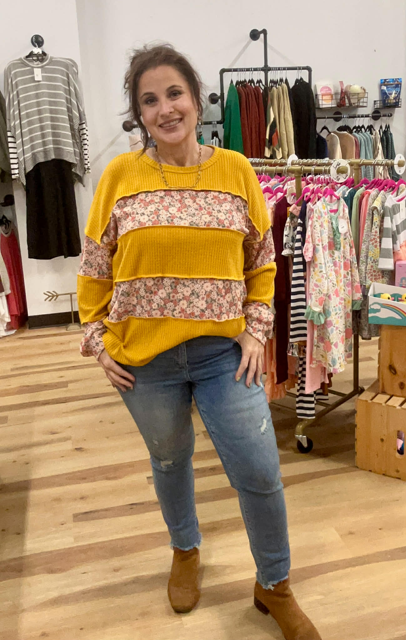 SOLID AND FLORAL CONTRAST TOP