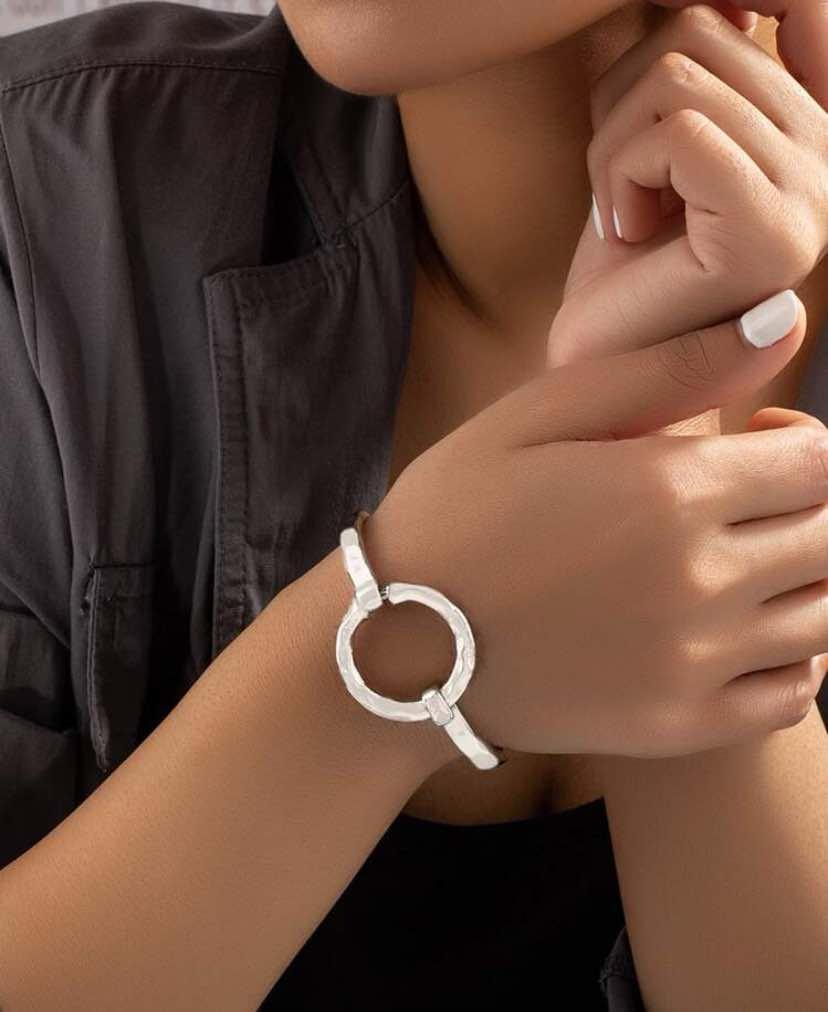 Silver Circle Latch Bracelet