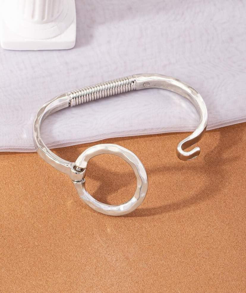 Silver Circle Latch Bracelet