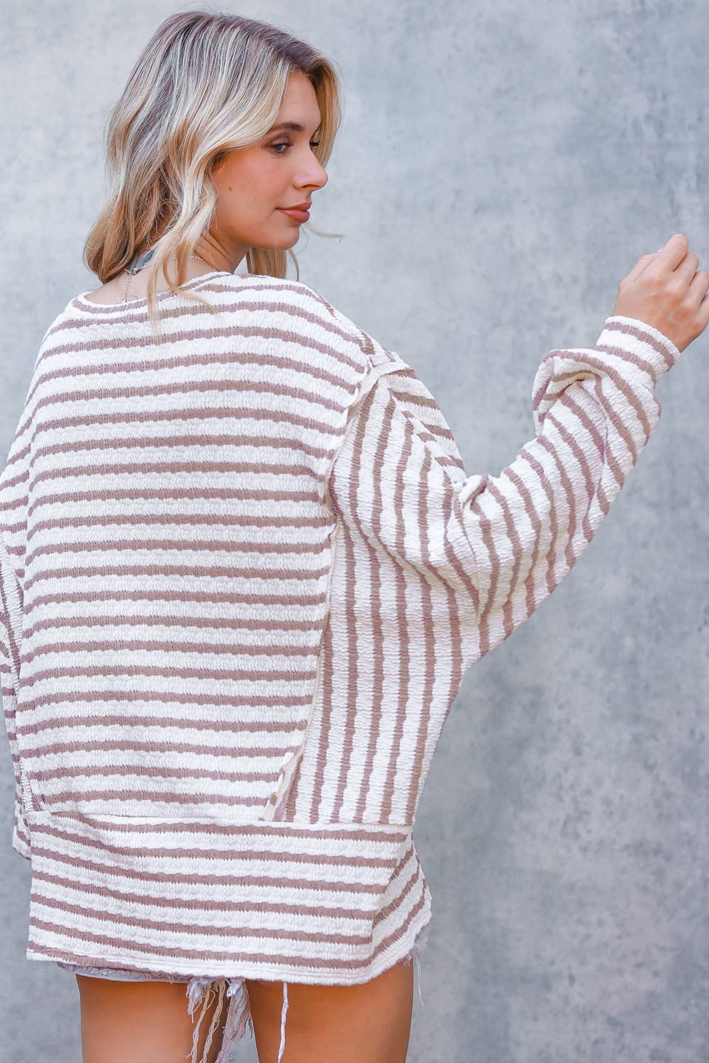 TEXTURED STRIPE LONG SLEEVE SLITS PULLOVER TOP