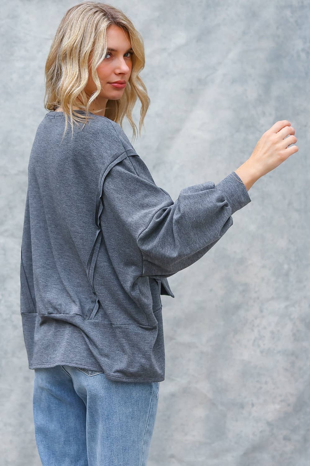 LONG SLEEVE WITH SLITS PULLOVER TOP