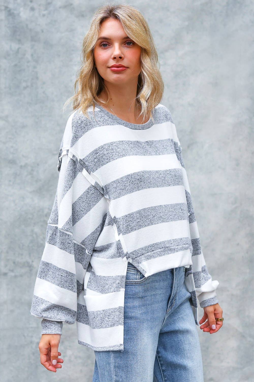 LONG SLEEVE WITH SLITS STRIPE PULLOVER TOP