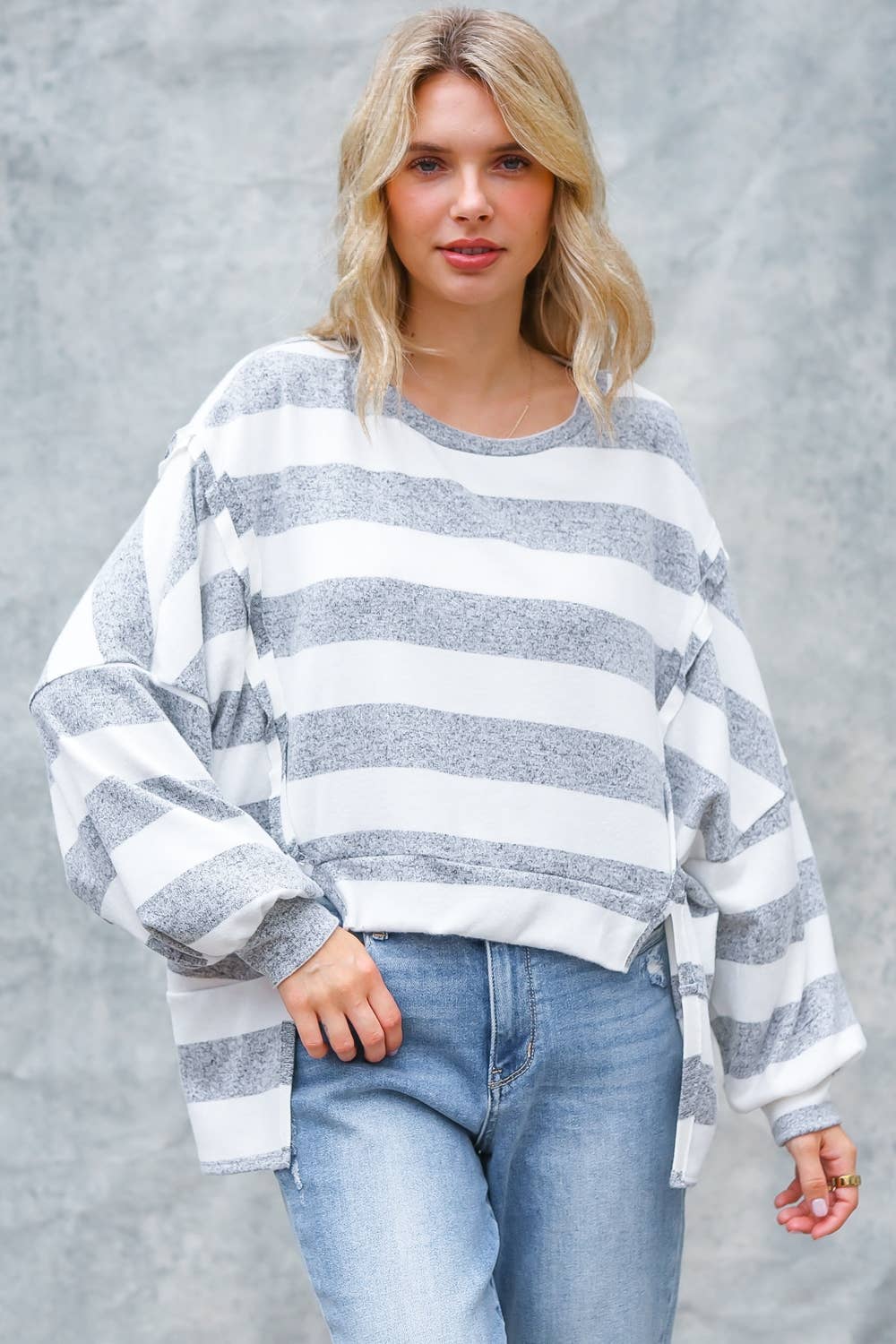 LONG SLEEVE WITH SLITS STRIPE PULLOVER TOP
