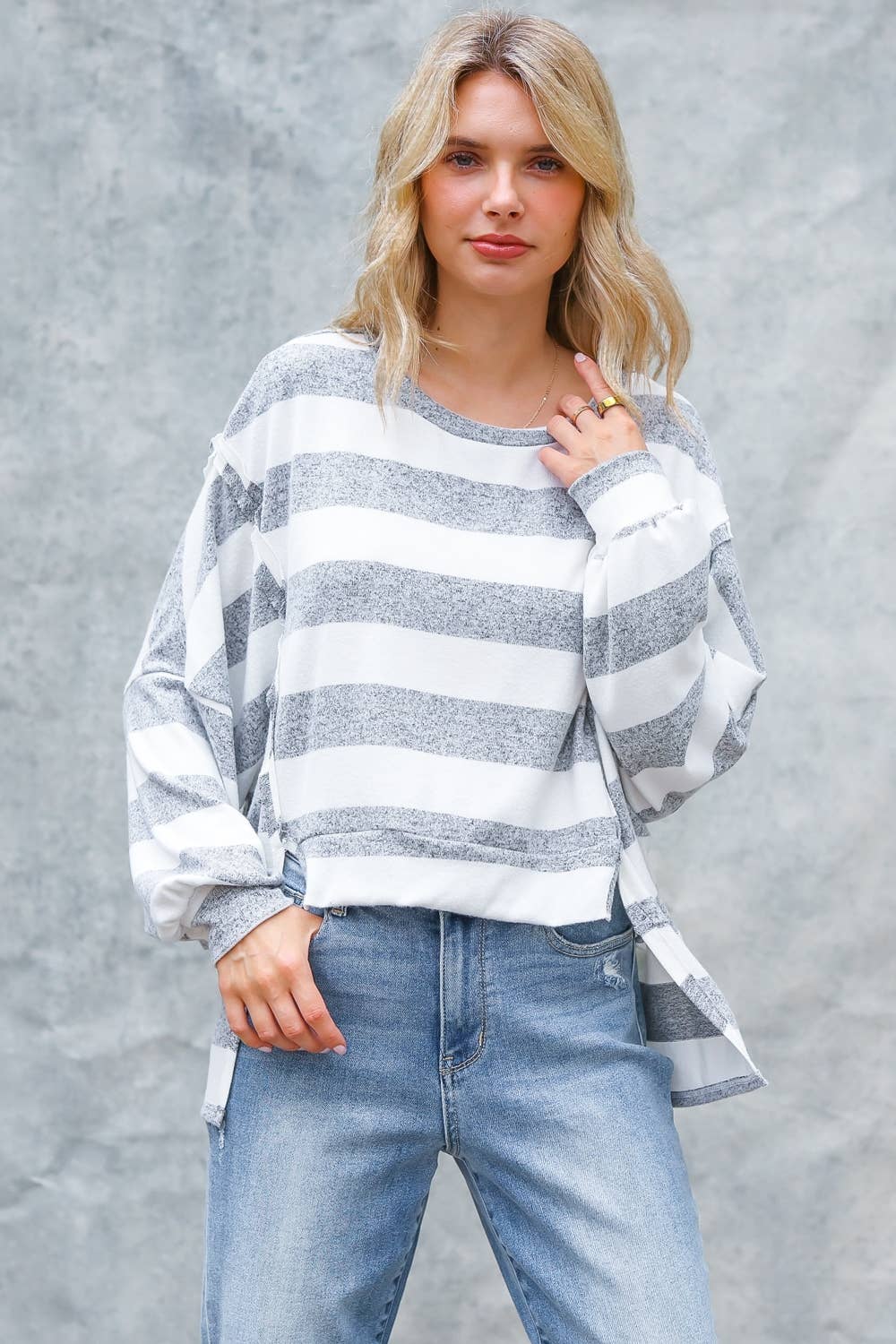 LONG SLEEVE WITH SLITS STRIPE PULLOVER TOP