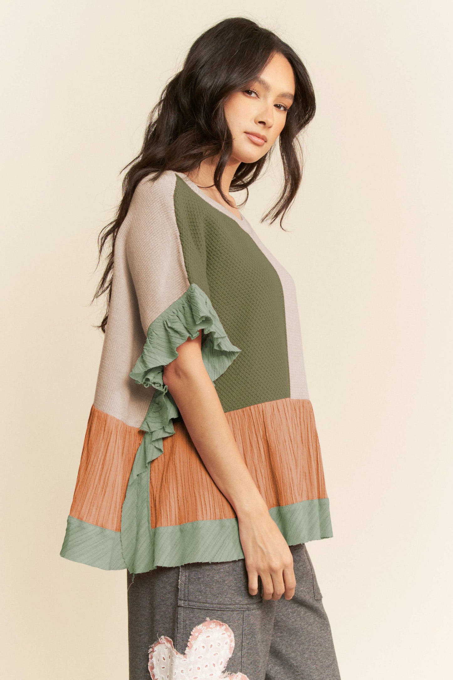 SWEATER MIX TEXTURED FABRIC RUFFLE DETAIL TOP