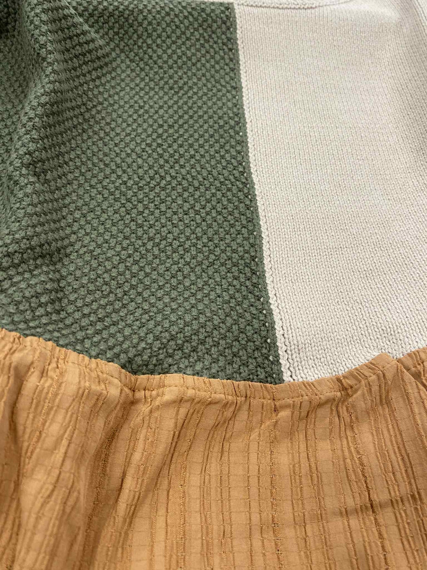 SWEATER MIX TEXTURED FABRIC RUFFLE DETAIL TOP