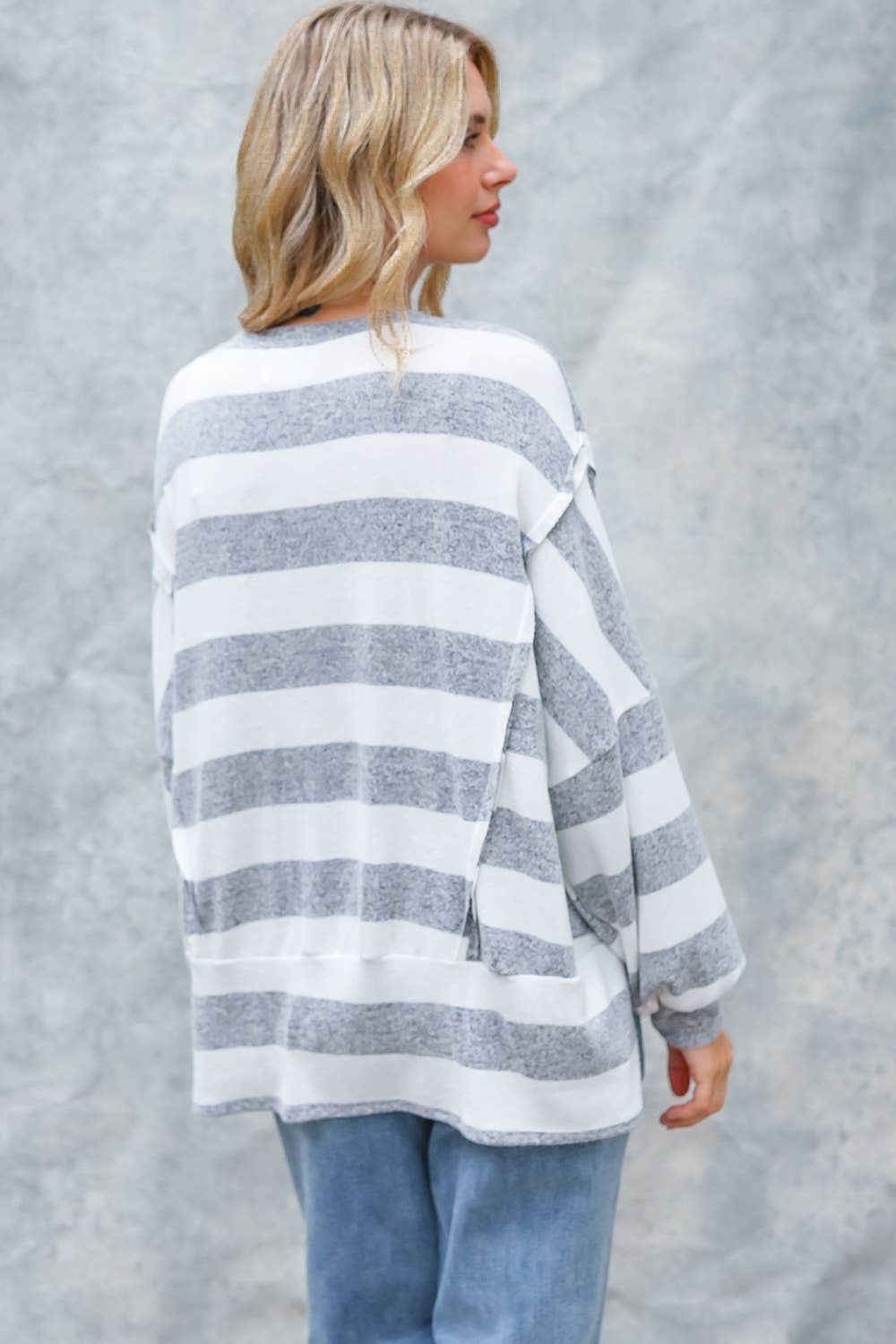LONG SLEEVE WITH SLITS STRIPE PULLOVER TOP