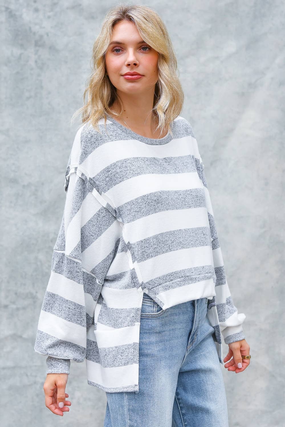 LONG SLEEVE WITH SLITS STRIPE PULLOVER TOP