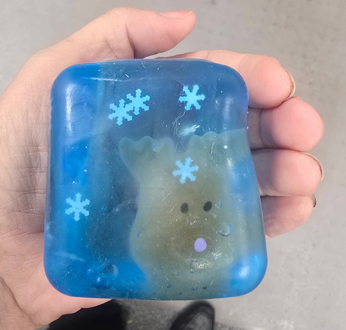 2" REINDEER & SNOWFLAKE SUGAR CUBE SQUISHY