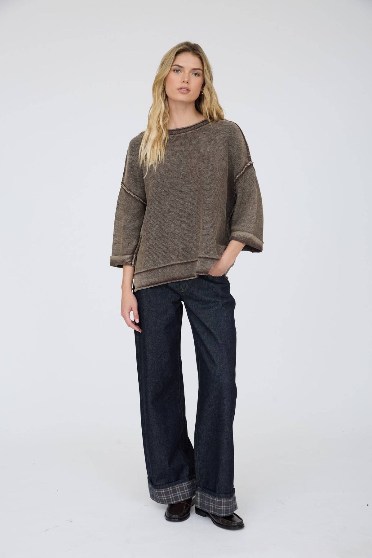 WASHED INVERTED SEAM SHORT SLEEVE SWEATSHIRT