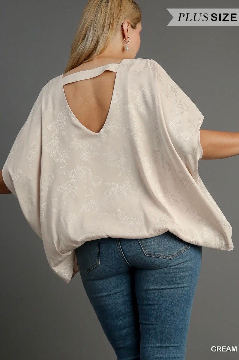 UMGEE - Plus Size Satin V-Neck Top