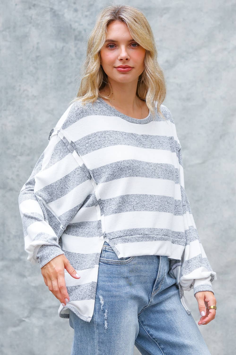 LONG SLEEVE WITH SLITS STRIPE PULLOVER TOP