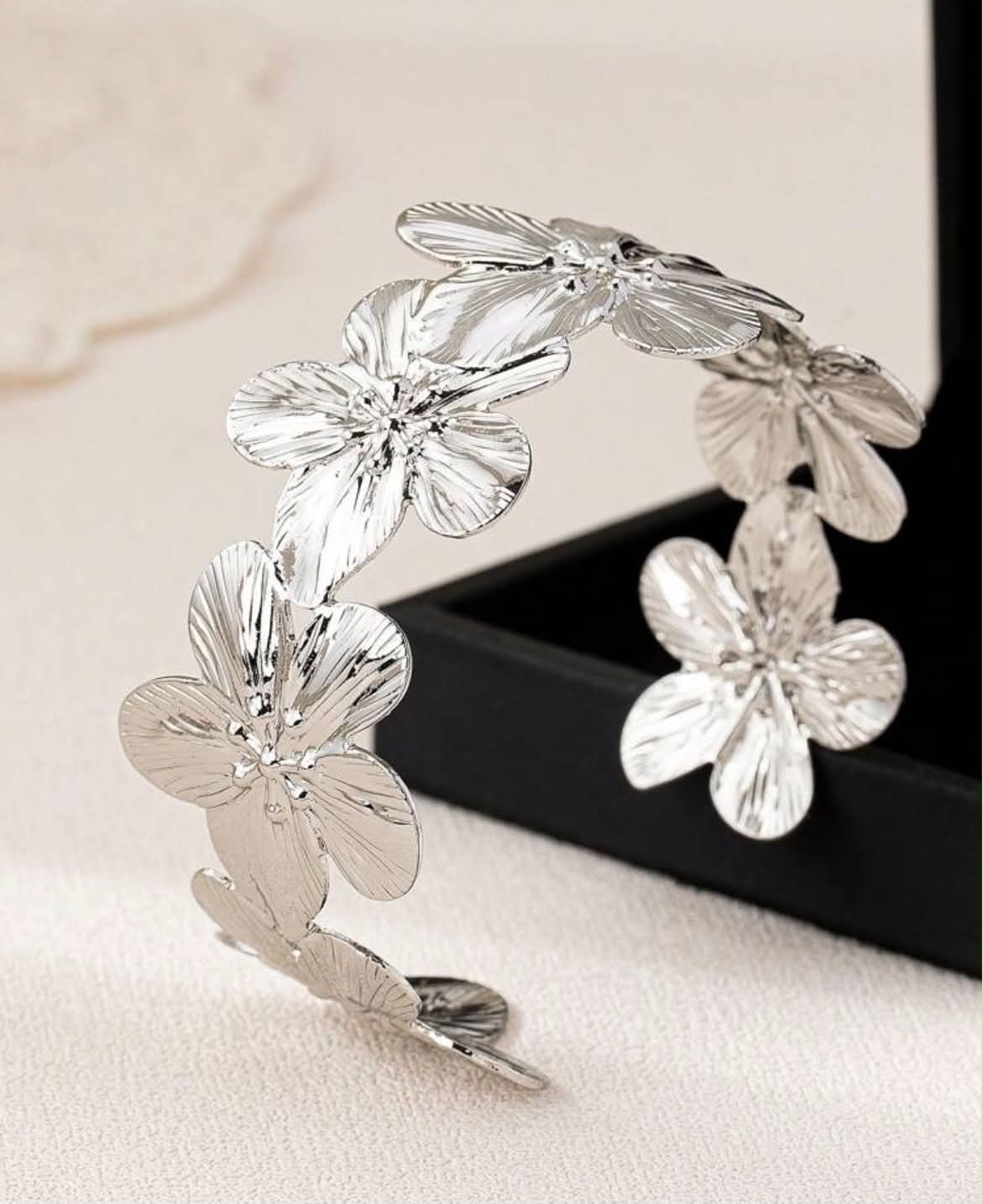 Metal Open Bangle Flower Bracelet