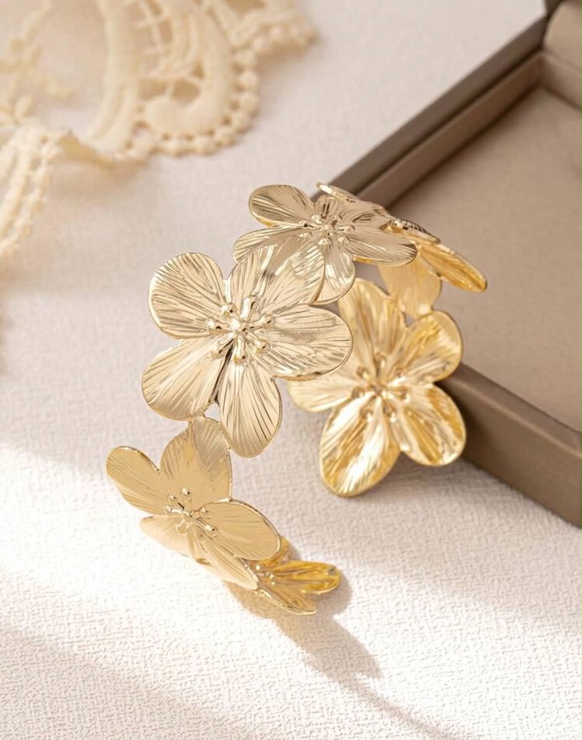 Metal Open Bangle Flower Bracelet