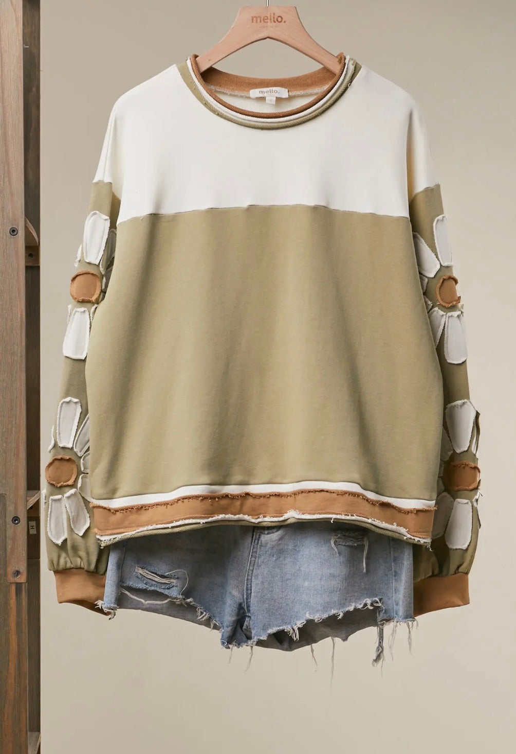 Colorblock Daisy Graphic Top