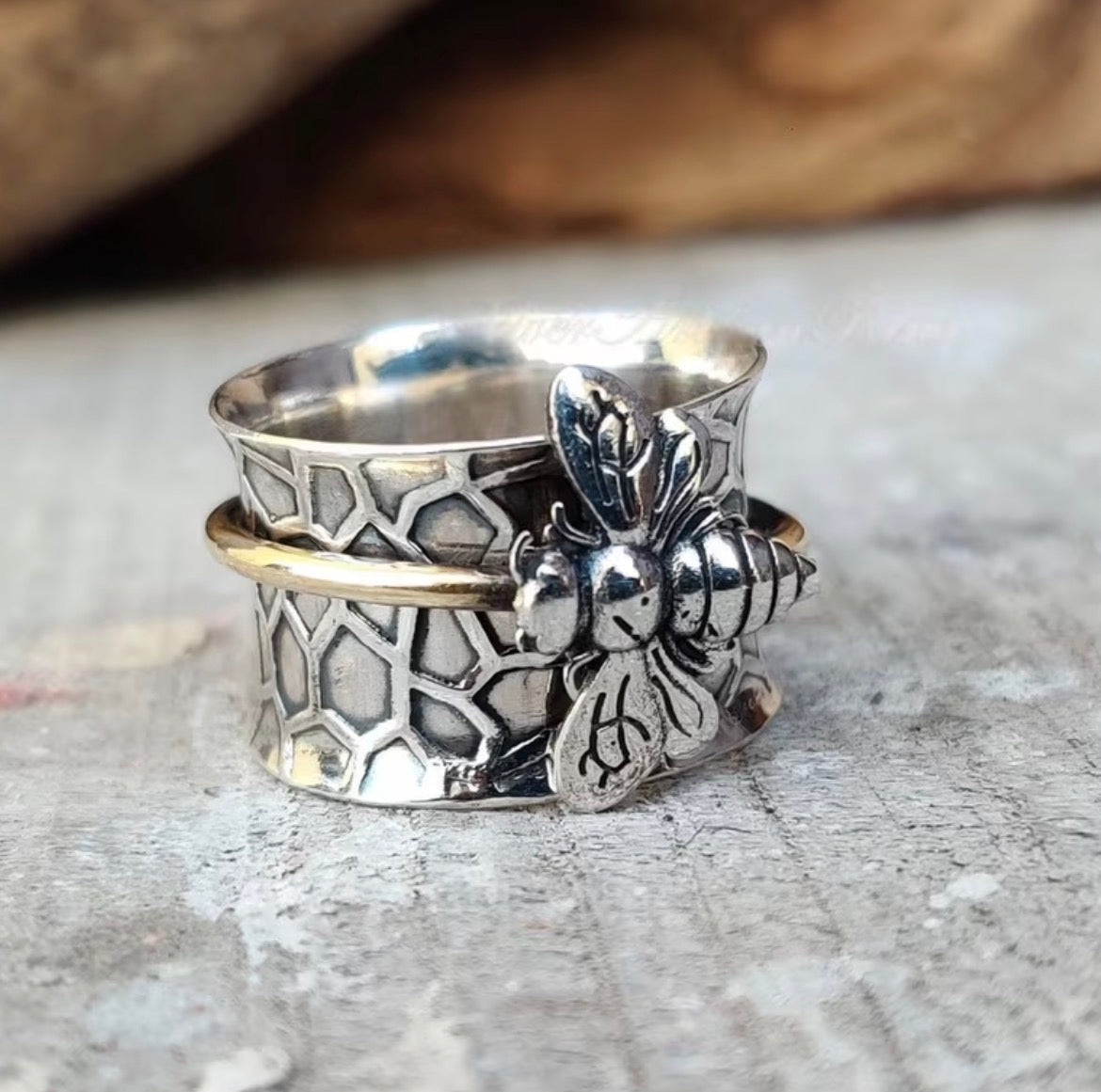 Bee Spinner Ring