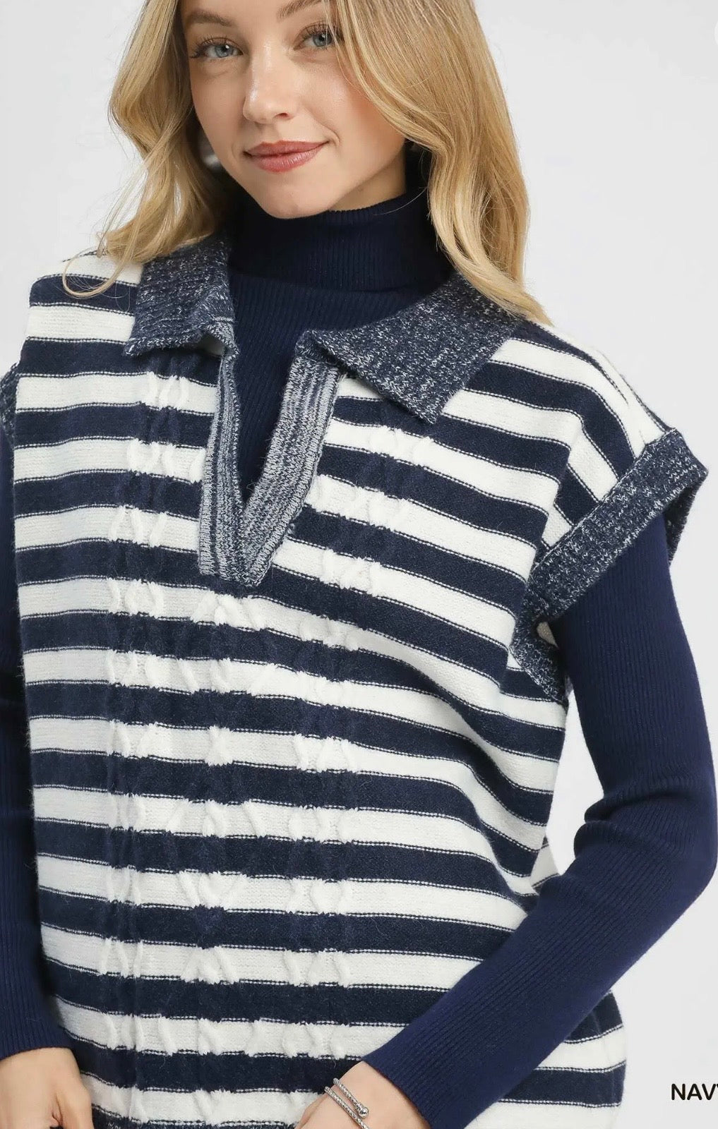 UMGEE Cable knit collared vest sweater