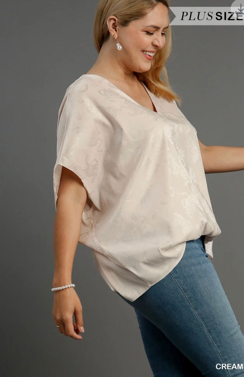 UMGEE - Plus Size Satin V-Neck Top