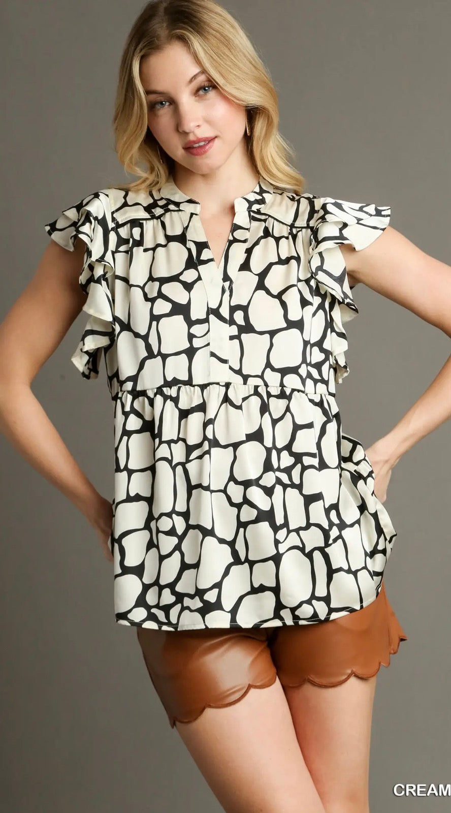 UMGEE Black White Top