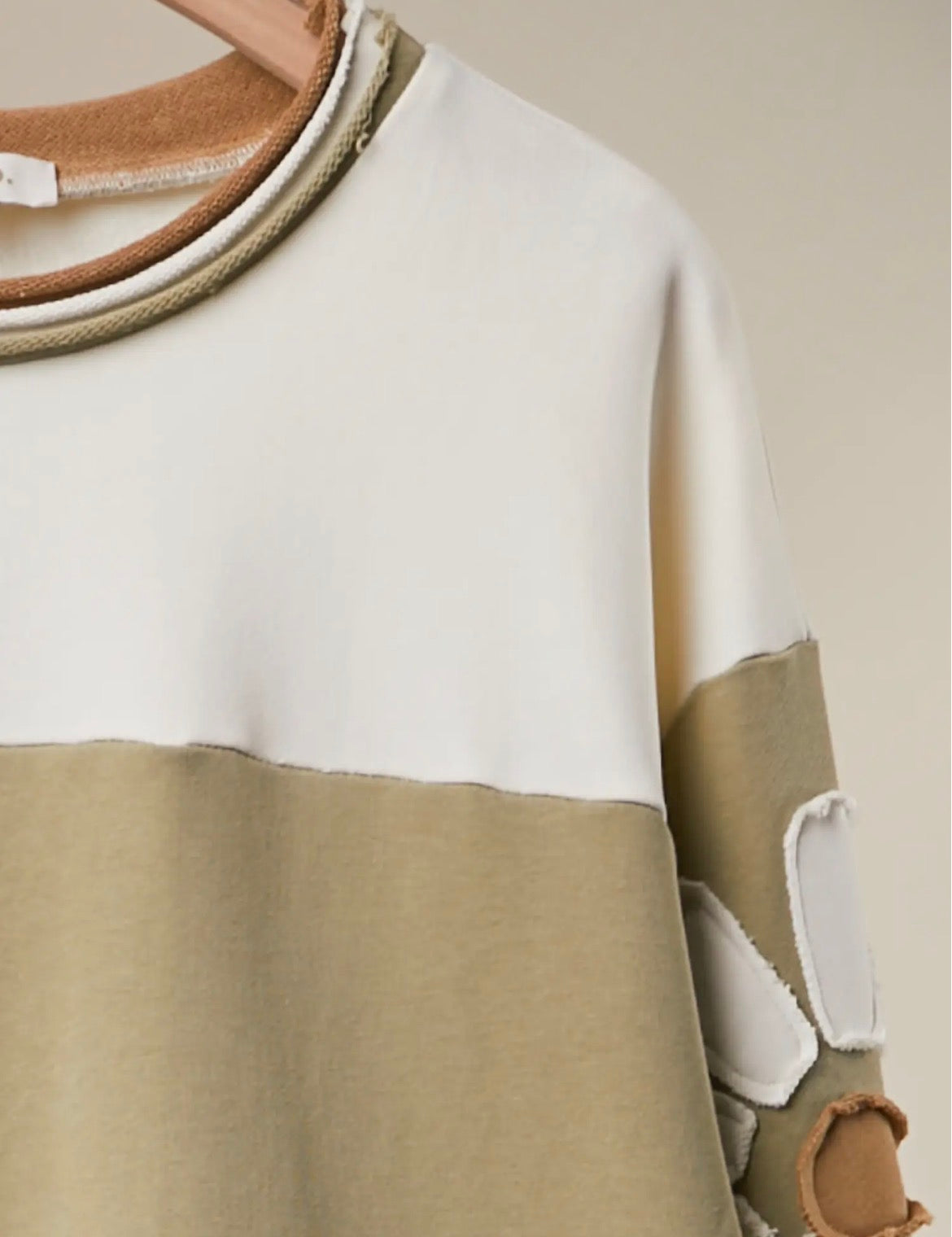 Colorblock Daisy Graphic Top
