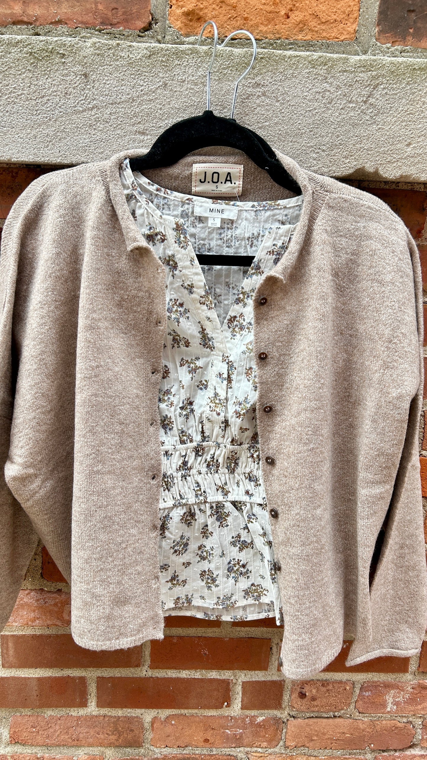 Floral Clip Dot Split Neck