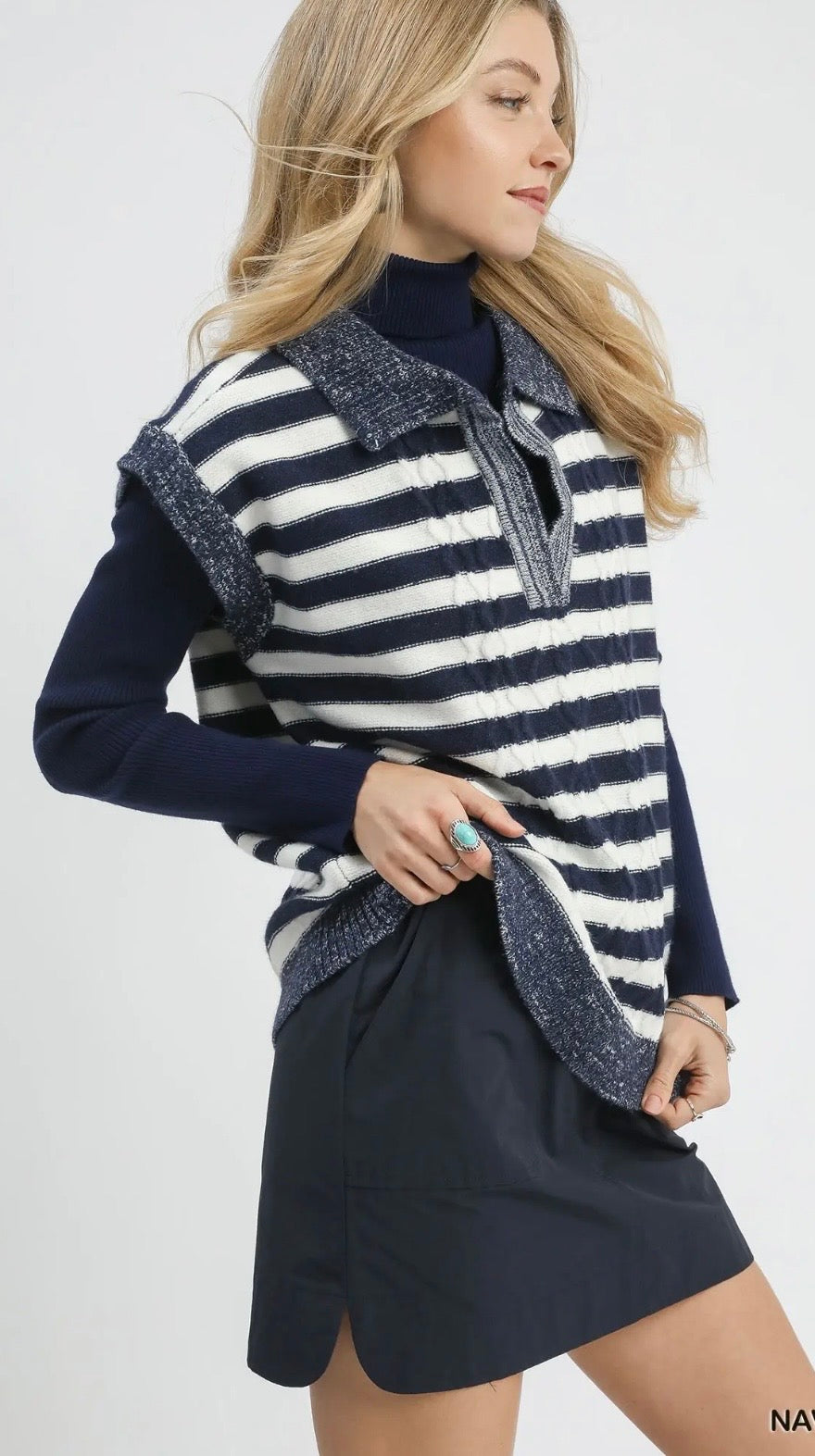 UMGEE Cable knit collared vest sweater