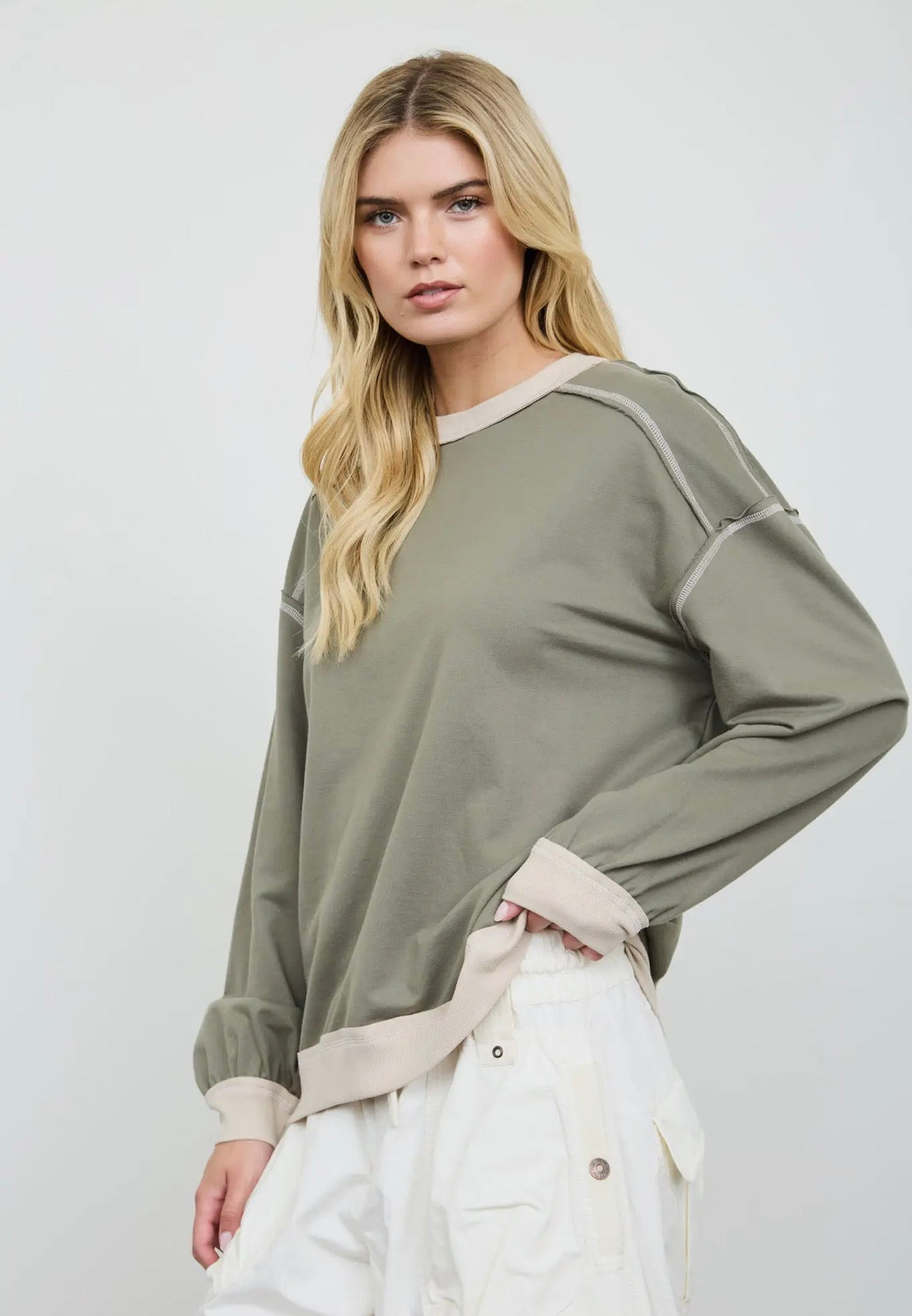 Exposed Seam Contrast Trim