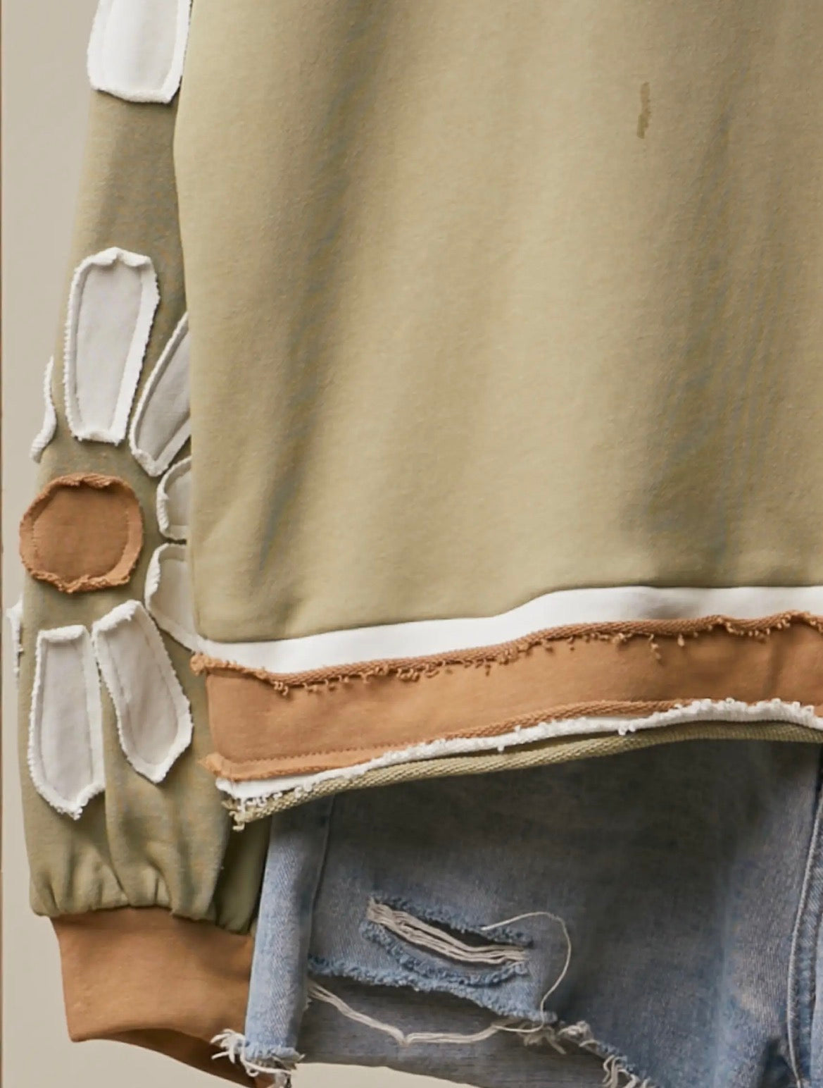 Colorblock Daisy Graphic Top