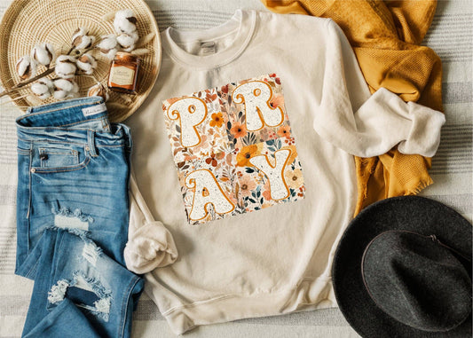 PRAY BOHO CREAM FAITH CREAM GRAPHIC SWEATSHIRT